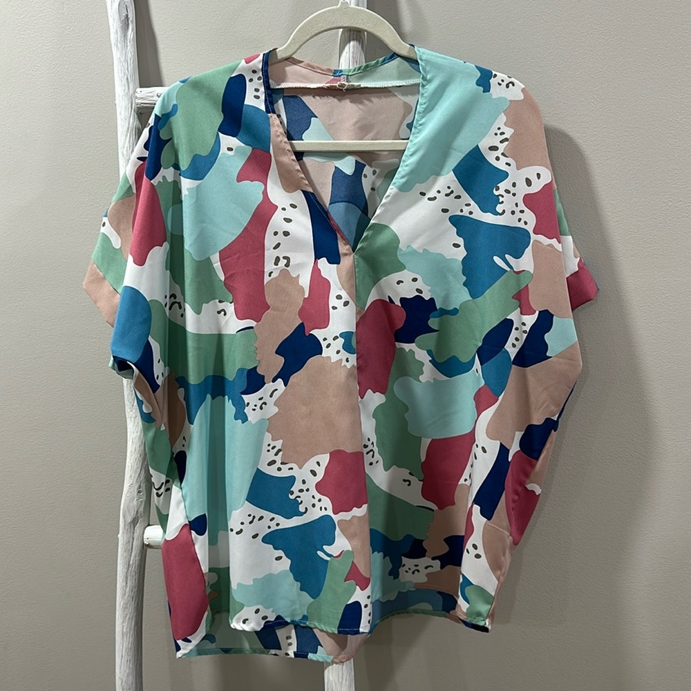 Women’s Jodifl spring top, size S, runs big